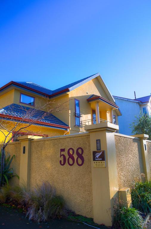 Alhambra Oaks Motor Lodge Dunedin Exterior photo