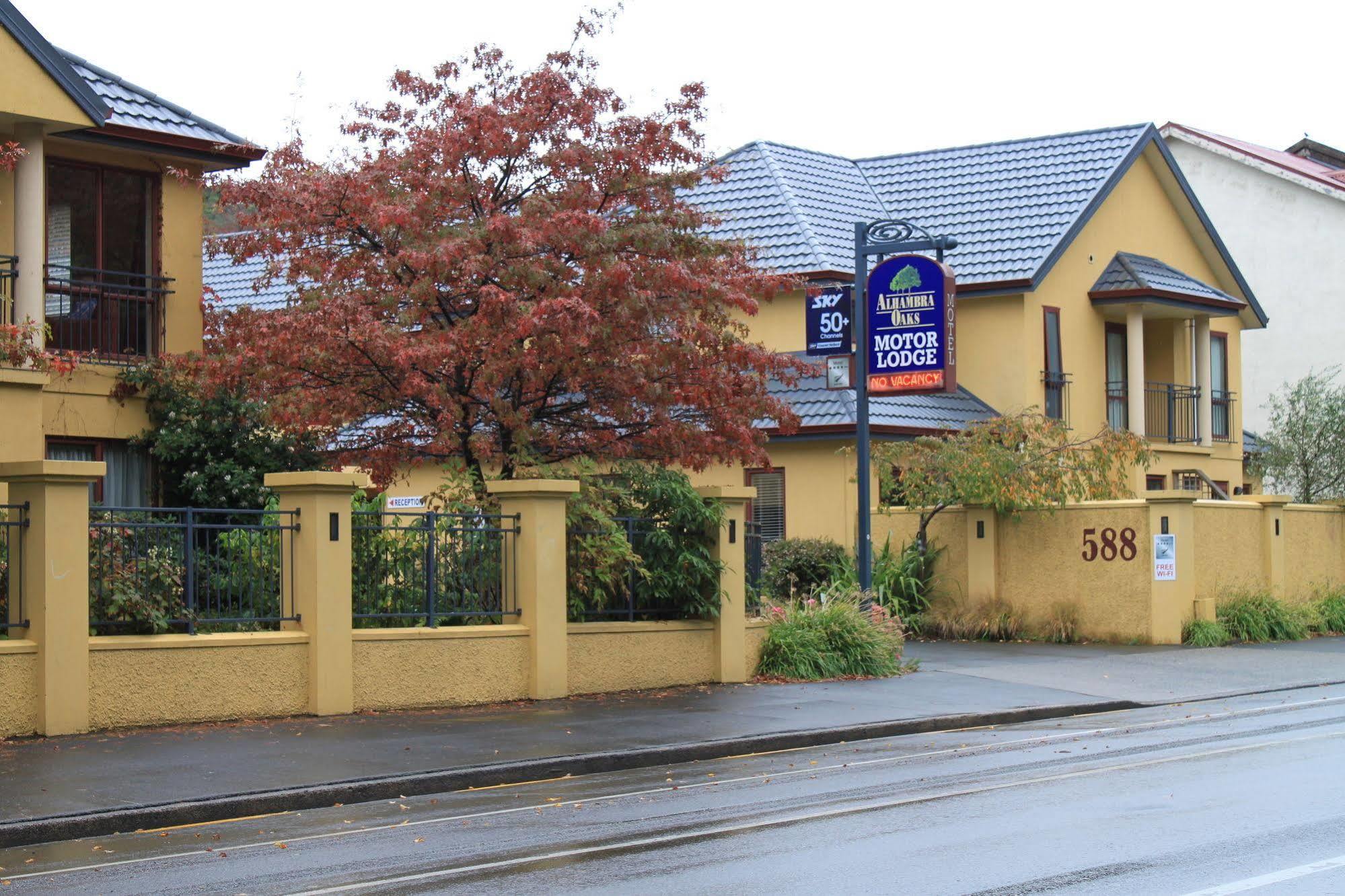 Alhambra Oaks Motor Lodge Dunedin Exterior photo